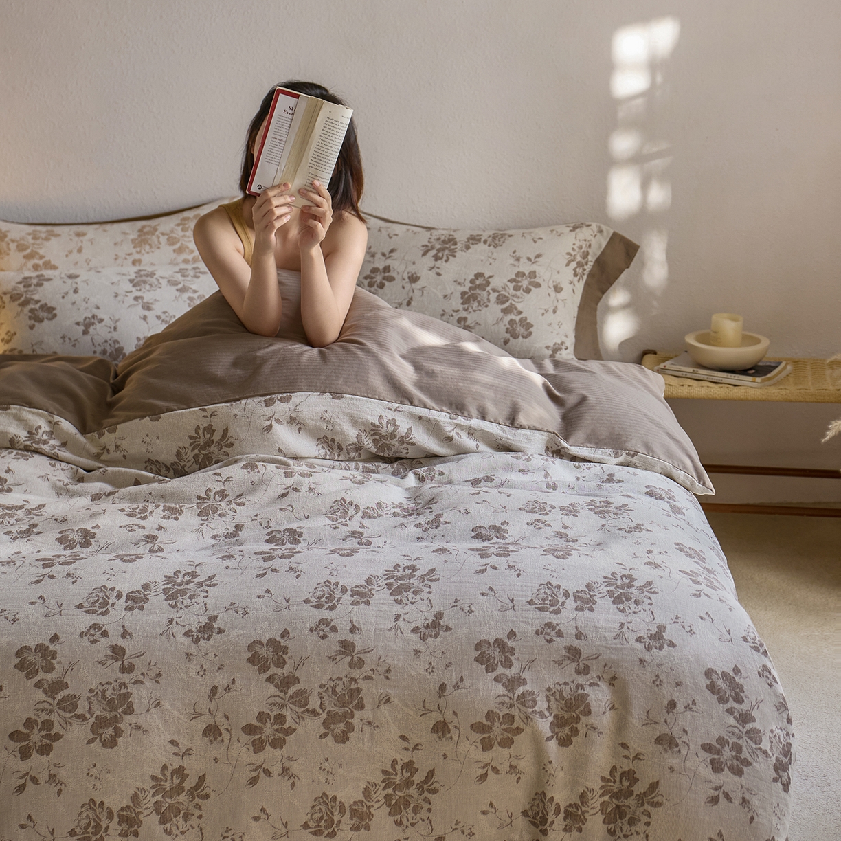 91家纺网 家纺一手货源 找家纺 梦享生活家居 2025新款双层纱提花四件套-砚秋系列 砚秋咖