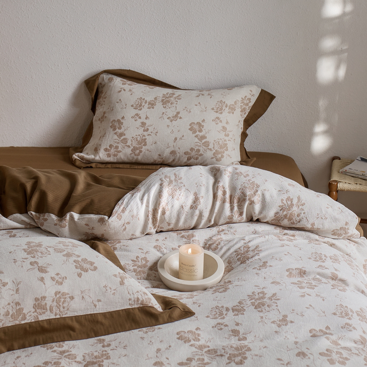 91家纺网 家纺一手货源 找家纺 梦享生活家居 2025新款双层纱提花四件套-砚秋系列 砚秋焦糖