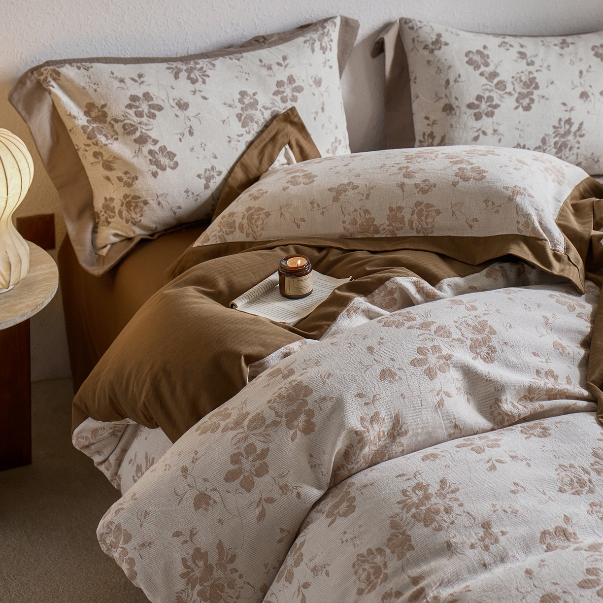 91家纺网 家纺一手货源 找家纺 梦享生活家居 2025新款双层纱提花四件套-砚秋系列 砚秋焦糖