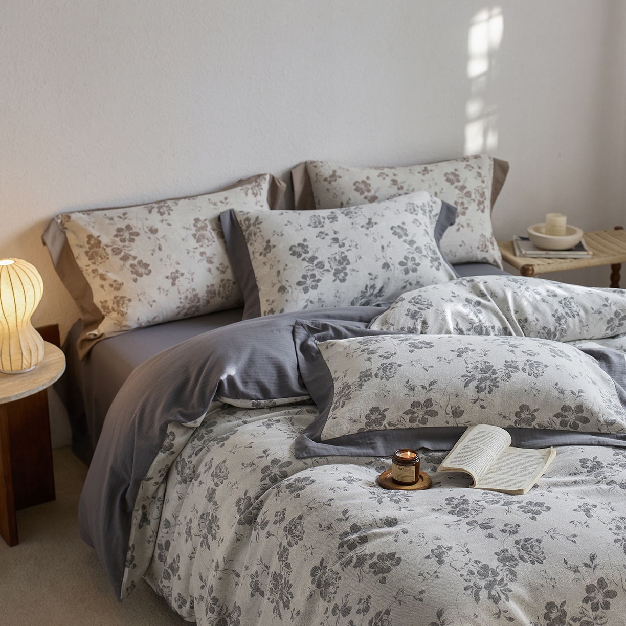 91家纺网 家纺一手货源 找家纺 梦享生活家居 2025新款双层纱提花四件套-砚秋系列 砚秋灰