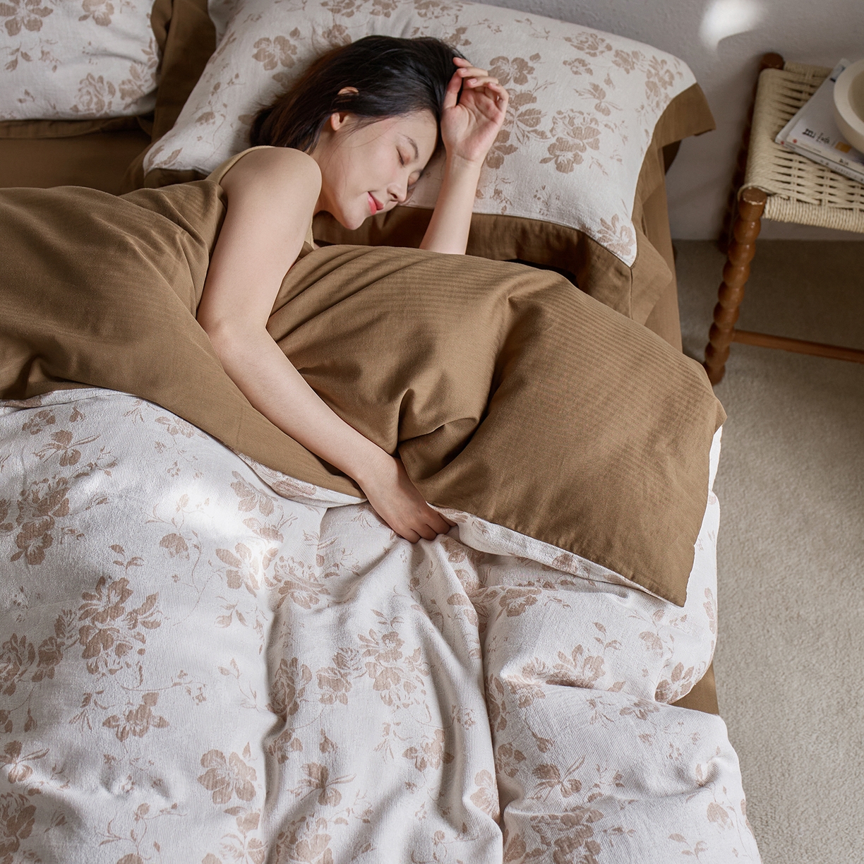 91家纺网 家纺一手货源 找家纺 梦享生活家居 2025新款双层纱提花四件套-砚秋系列 砚秋焦糖