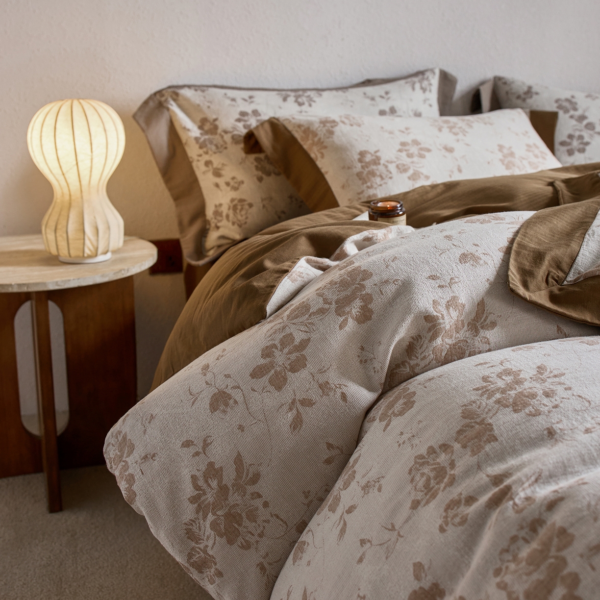 91家纺网 家纺一手货源 找家纺 梦享生活家居 2025新款双层纱提花四件套-砚秋系列 砚秋焦糖