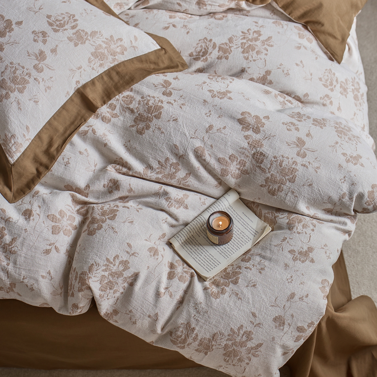 91家纺网 家纺一手货源 找家纺 梦享生活家居 2025新款双层纱提花四件套-砚秋系列 砚秋焦糖