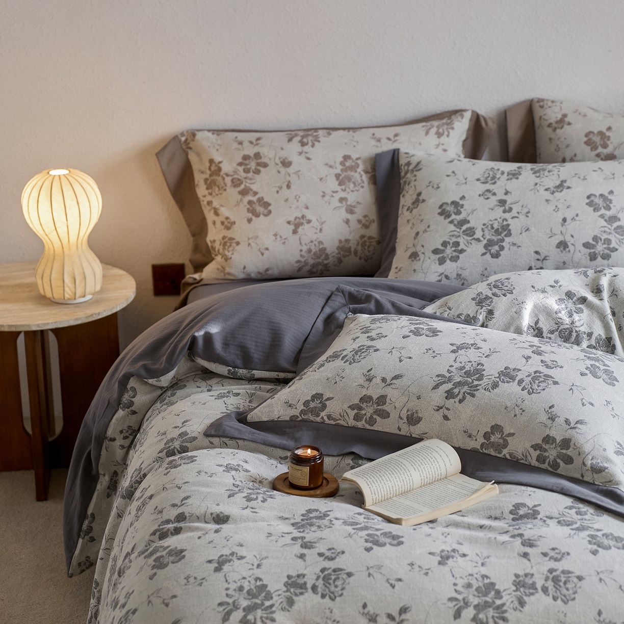 91家纺网 家纺一手货源 找家纺 梦享生活家居 2025新款双层纱提花四件套-砚秋系列 砚秋灰