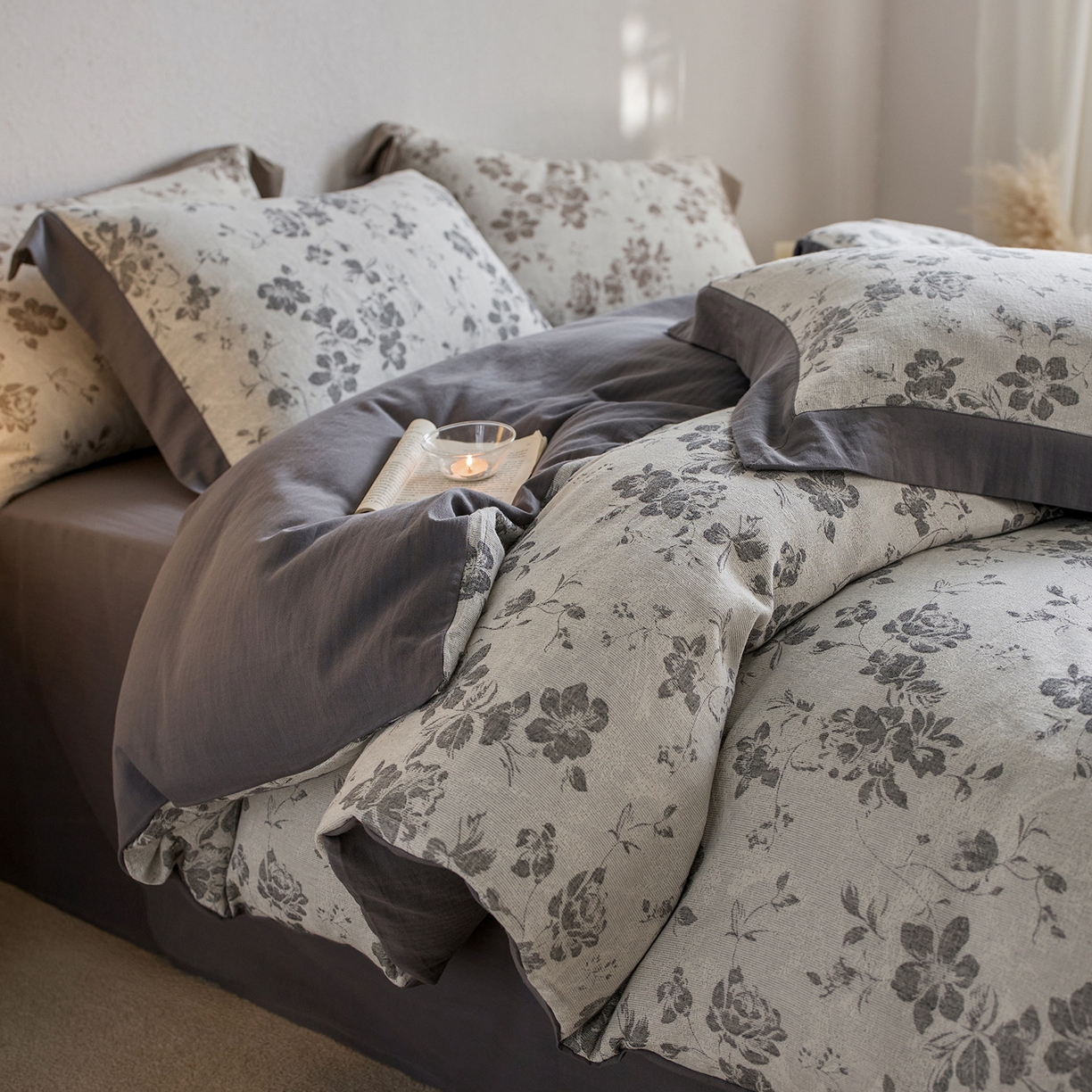 91家纺网 家纺一手货源 找家纺 梦享生活家居 2025新款双层纱提花四件套-砚秋系列 砚秋灰