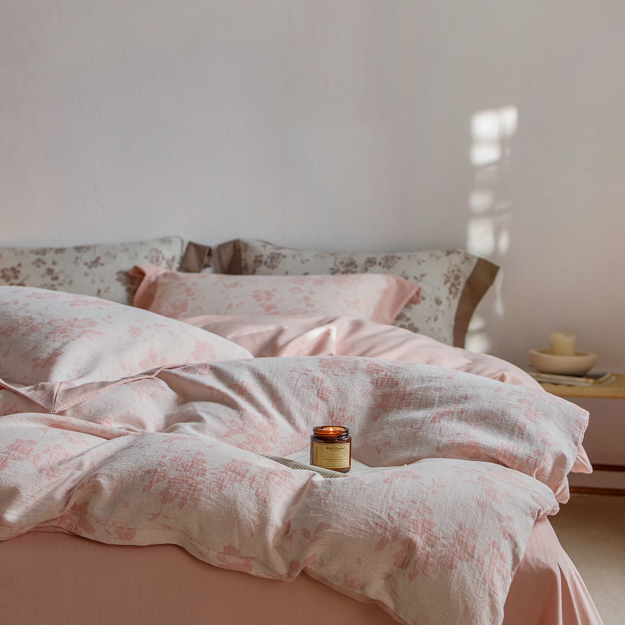 91家纺网 家纺一手货源 找家纺 梦享生活家居 2025新款双层纱提花四件套-砚秋系列 砚秋粉