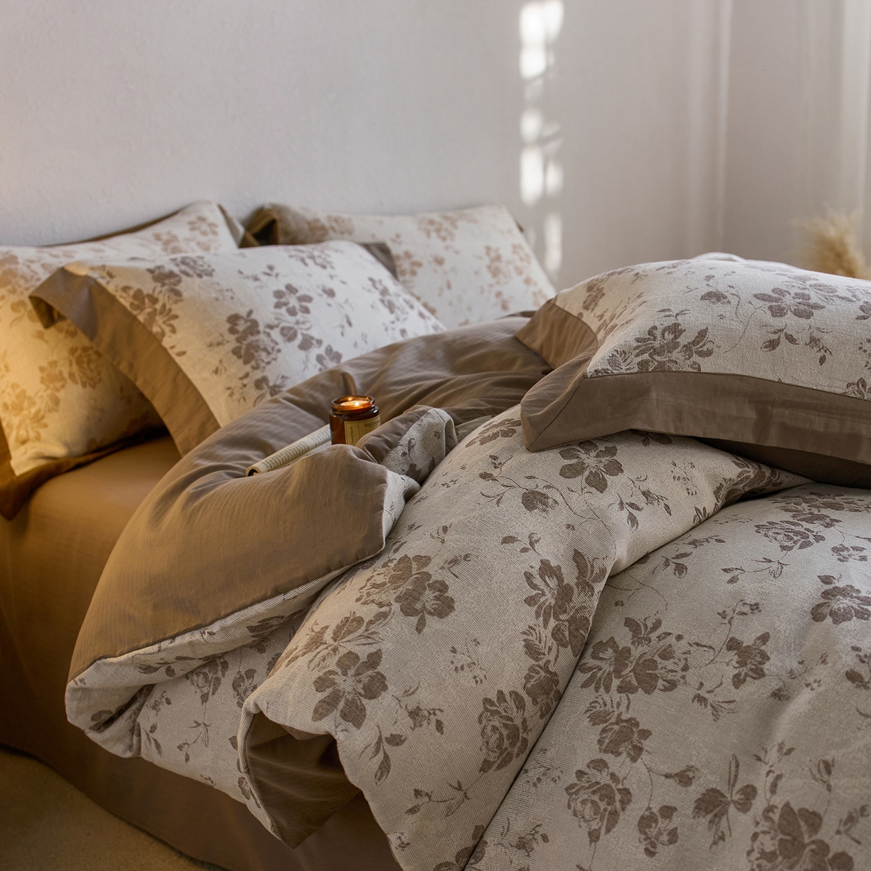 91家纺网 家纺一手货源 找家纺 梦享生活家居 2025新款双层纱提花四件套-砚秋系列 砚秋咖