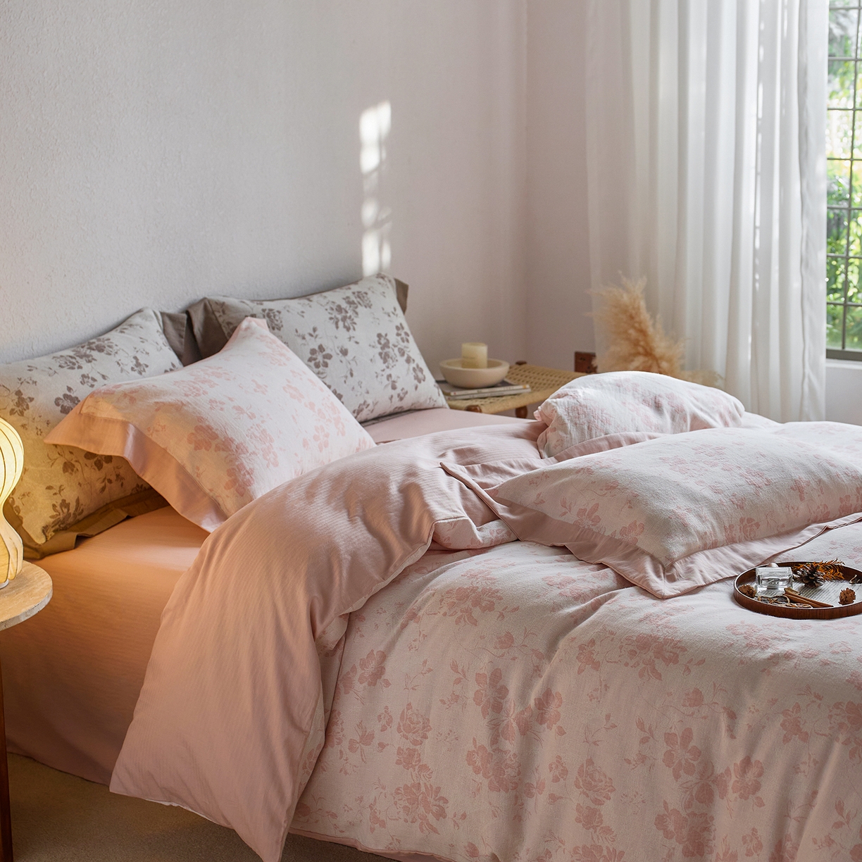 91家纺网 家纺一手货源 找家纺 梦享生活家居 2025新款双层纱提花四件套-砚秋系列 砚秋粉