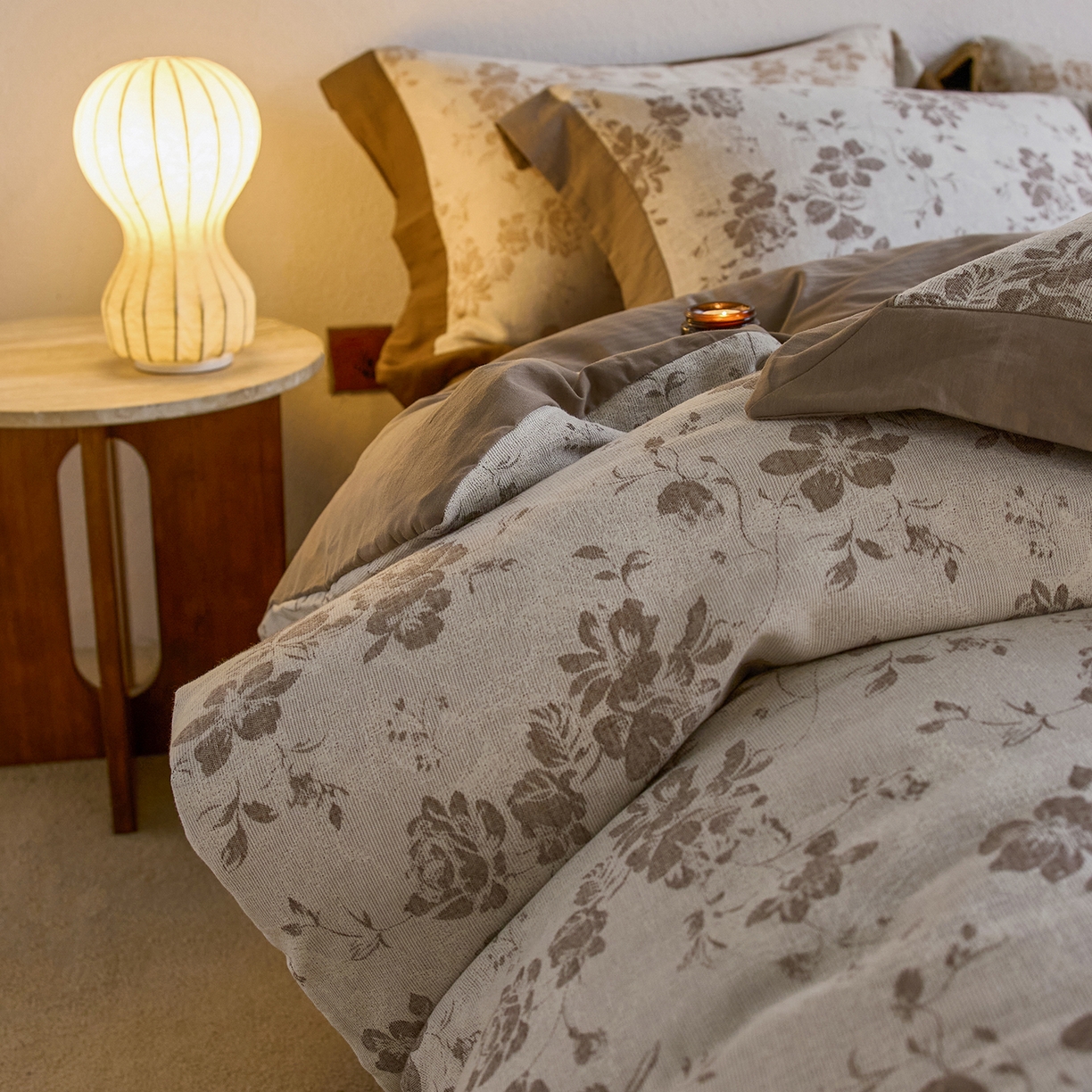 91家纺网 家纺一手货源 找家纺 梦享生活家居 2025新款双层纱提花四件套-砚秋系列 砚秋咖