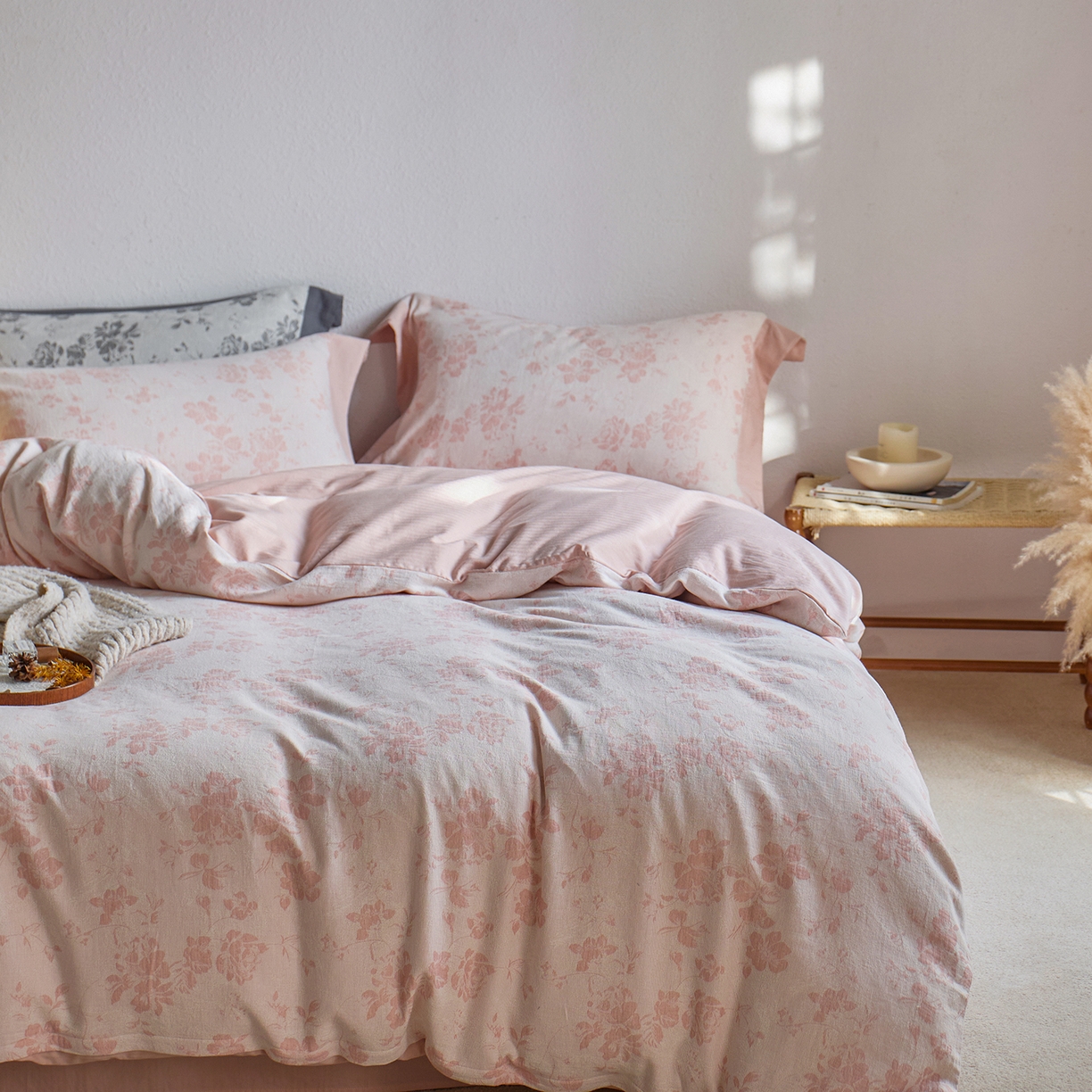 91家纺网 家纺一手货源 找家纺 梦享生活家居 2025新款双层纱提花四件套-砚秋系列 砚秋粉