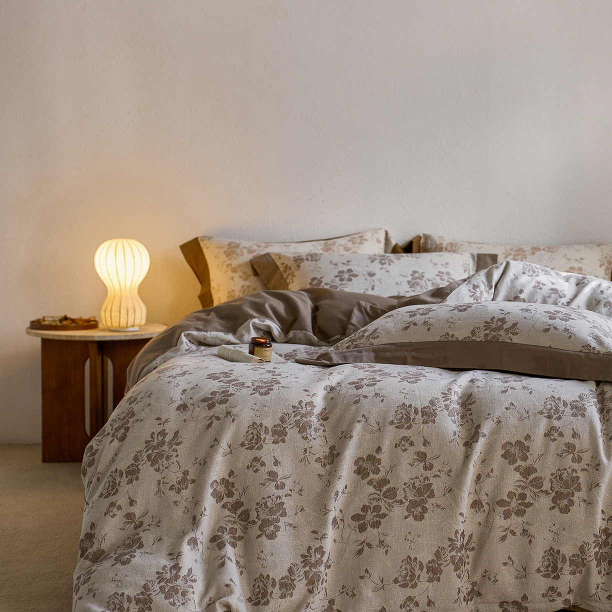 91家纺网 家纺一手货源 找家纺 梦享生活家居 2025新款双层纱提花四件套-砚秋系列 砚秋咖