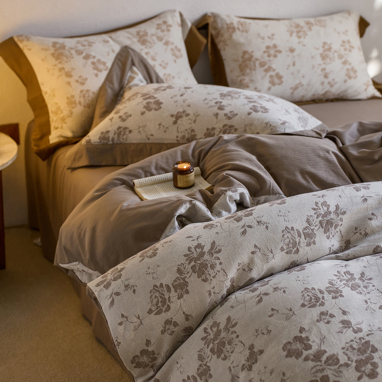 91家纺网 家纺一手货源 找家纺 梦享生活家居 2025新款双层纱提花四件套-砚秋系列 砚秋咖