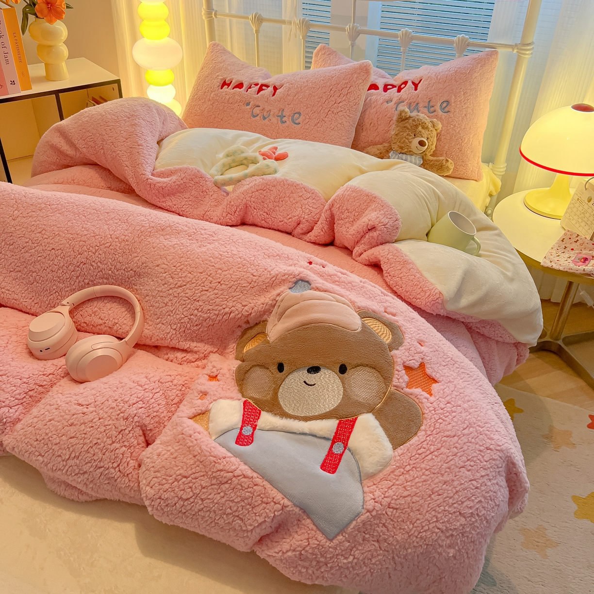 91家纺网 家纺一手货源 找家纺 （总）子钦家纺 2025秋冬新款加厚羊羔绒牛奶绒卡通贴布绣床单床笠四件套第一波