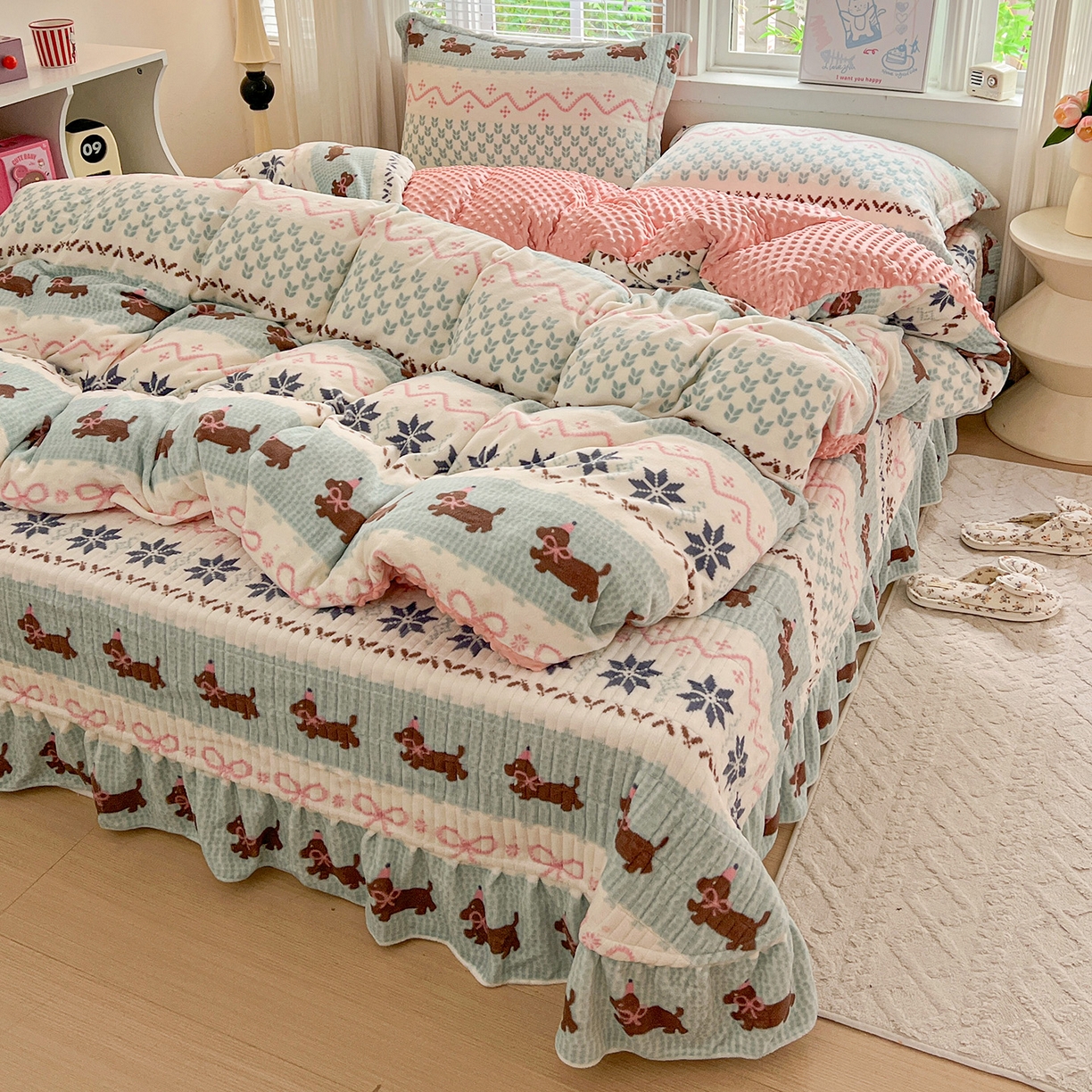 91家纺网 家纺一手货源 找家纺 （总）一比一 2025新款加厚保暖豆豆牛奶绒床盖款四件套