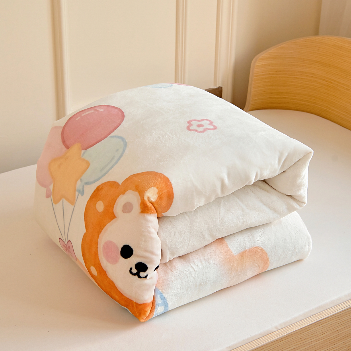 91家纺网 家纺一手货源 找家纺 梵赫 2025新款加厚240克牛奶绒数码原创大版卡通被套+被芯组合 开心小狮子