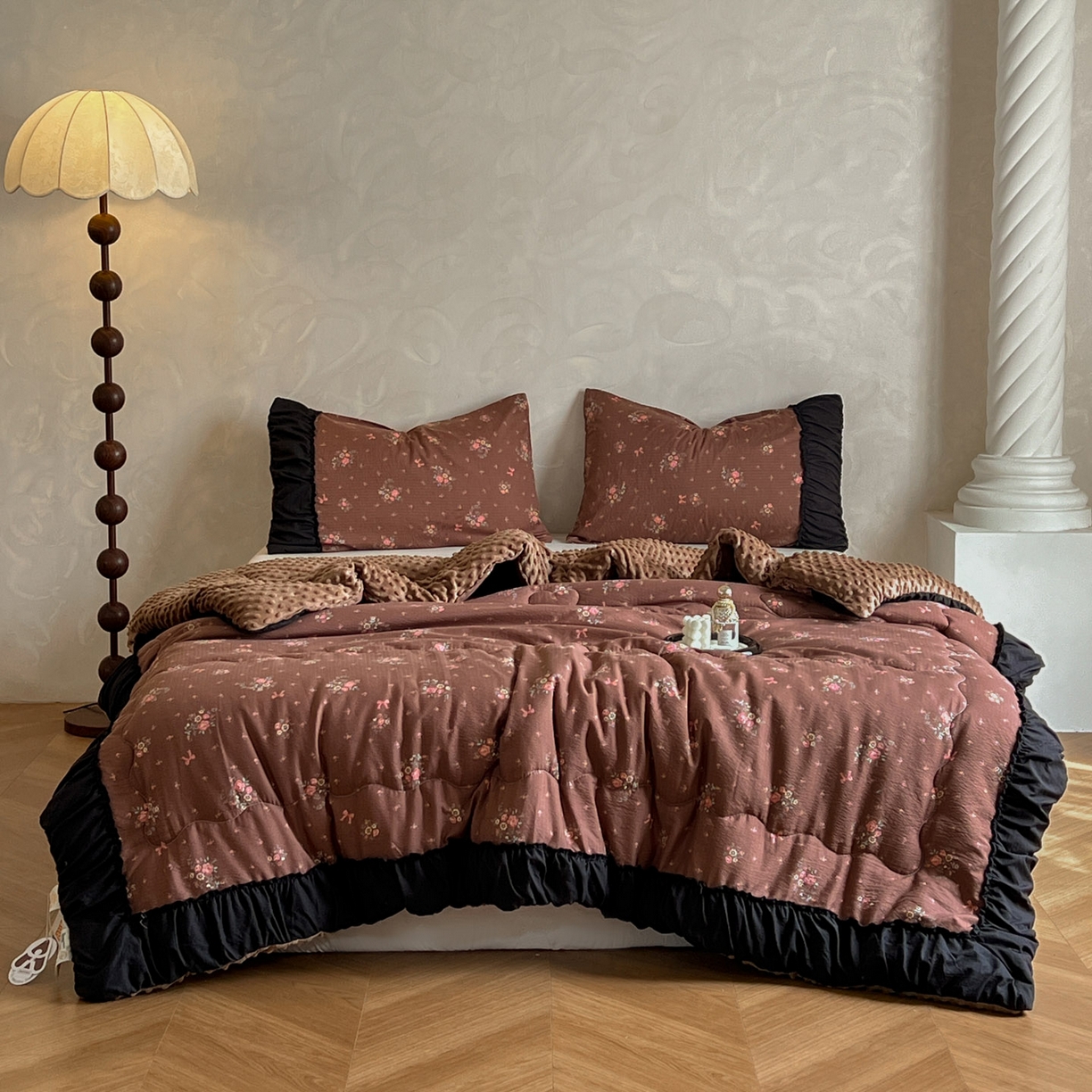 91家纺网 家纺一手货源 找家纺 Mata蔓塔家 2025新款侘寂风泡芙花边豆豆被被子被芯冬被春秋被牛奶绒豆豆被 秋末花田