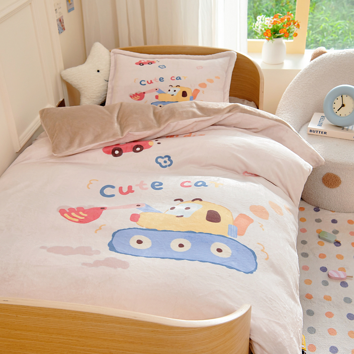 91家纺网 家纺一手货源 找家纺 梵赫 2025新款加厚240克牛奶绒数码原创大版卡通被套+被芯组合 可爱挖土机