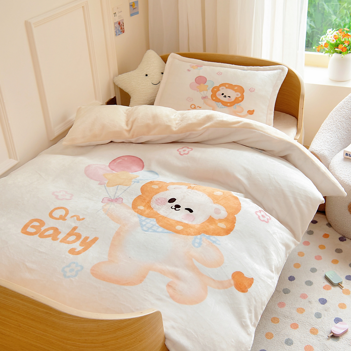 91家纺网 家纺一手货源 找家纺 梵赫 2025新款加厚240克牛奶绒数码原创大版卡通被套+被芯组合 开心小狮子