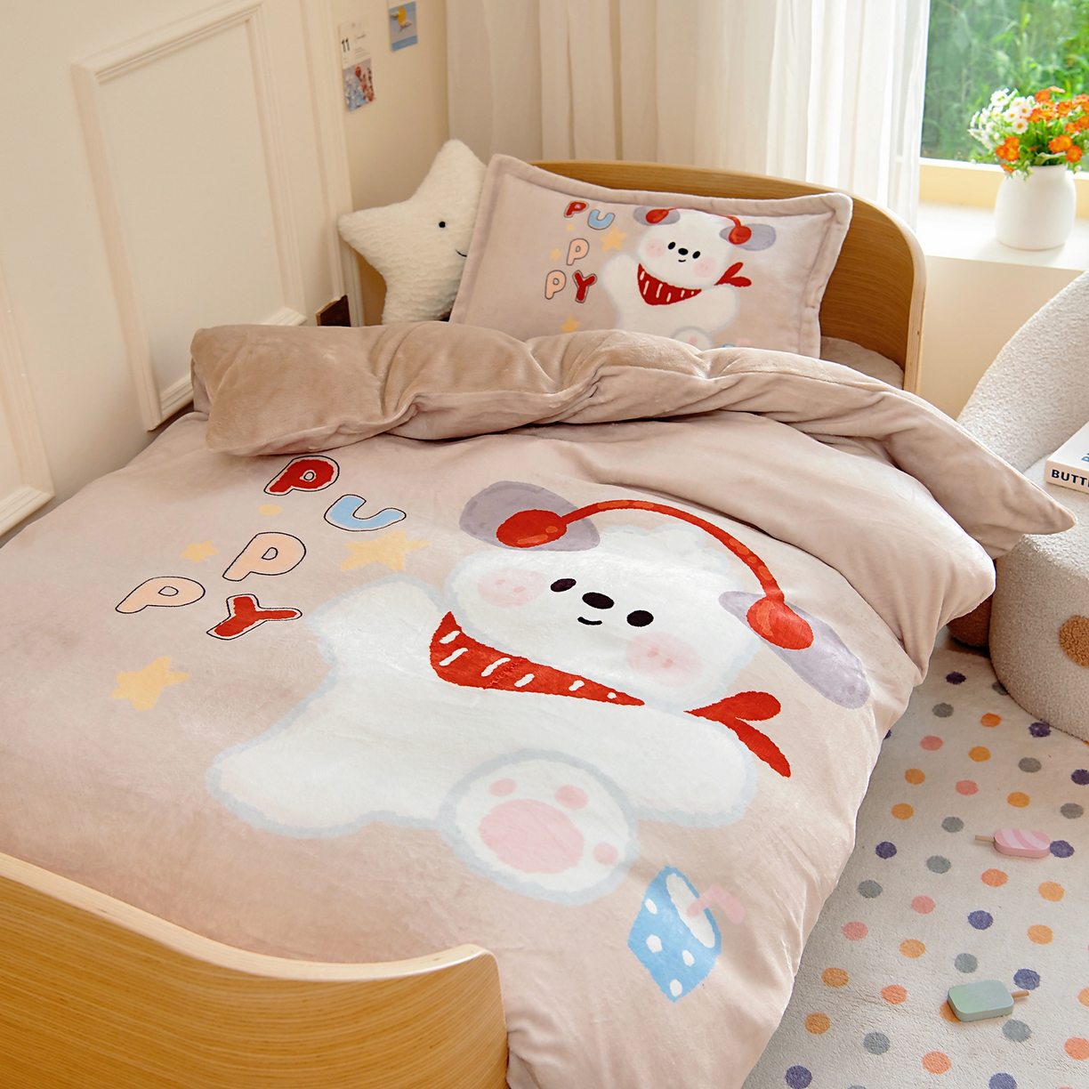 91家纺网 家纺一手货源 找家纺 梵赫 2025新款加厚240克牛奶绒数码原创大版卡通被套+被芯组合 音乐小狗