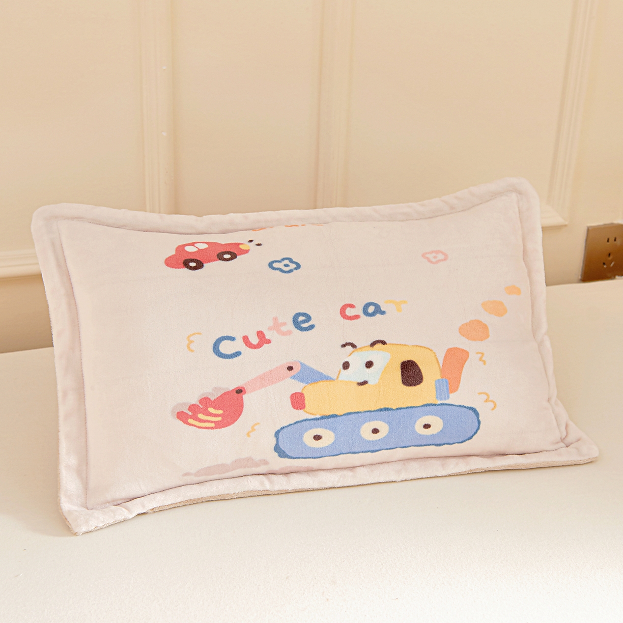 91家纺网 家纺一手货源 找家纺 梵赫 2025新款加厚240克牛奶绒数码原创大版卡通被套+被芯组合 可爱挖土机