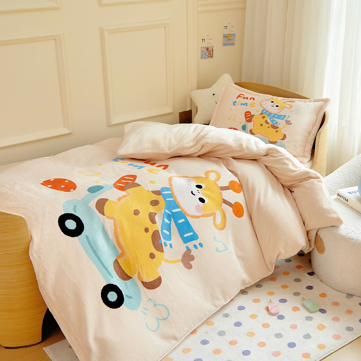 91家纺网 家纺一手货源 找家纺 梵赫 2025新款加厚240克牛奶绒数码原创大版卡通被套+被芯组合 骑滑板小鹿