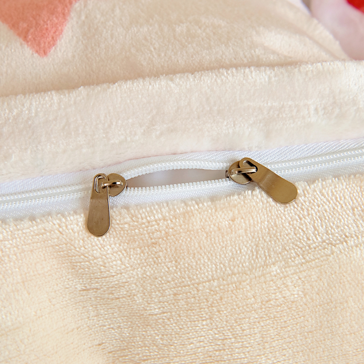 91家纺网 家纺一手货源 找家纺 梵赫 2025新款加厚240克牛奶绒数码原创大版卡通被套+被芯组合 小狐狸去探险