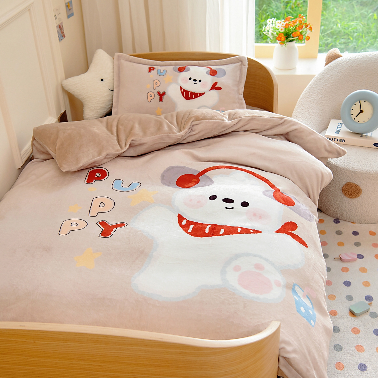 91家纺网 家纺一手货源 找家纺 梵赫 2025新款加厚240克牛奶绒数码原创大版卡通被套+被芯组合 音乐小狗