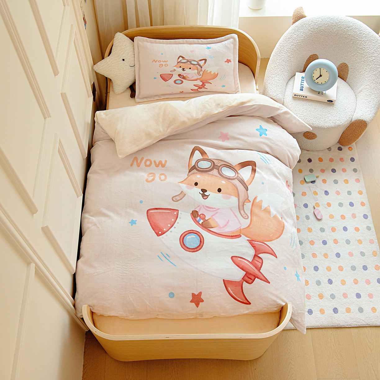 91家纺网 家纺一手货源 找家纺 梵赫 2025新款加厚240克牛奶绒数码原创大版卡通被套+被芯组合 小狐狸去探险