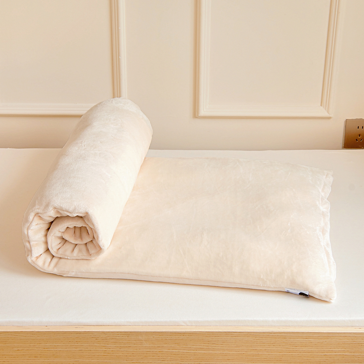 91家纺网 家纺一手货源 找家纺 梵赫 2025新款加厚240克牛奶绒数码原创大版卡通被套+被芯组合 开心小狮子