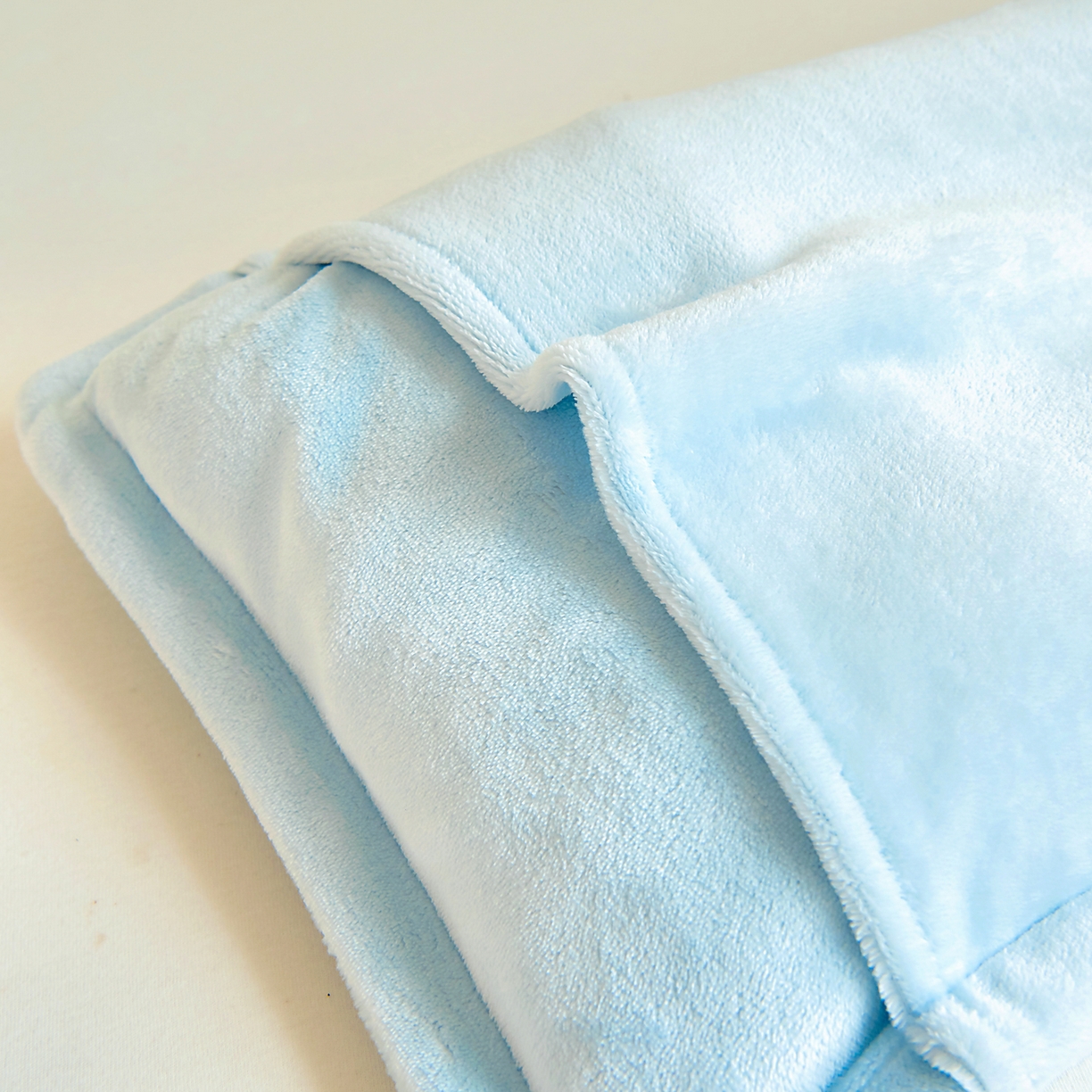 91家纺网 家纺一手货源 找家纺 梵赫 2025新款加厚240克牛奶绒数码原创大版卡通被套+被芯组合 探索宇宙