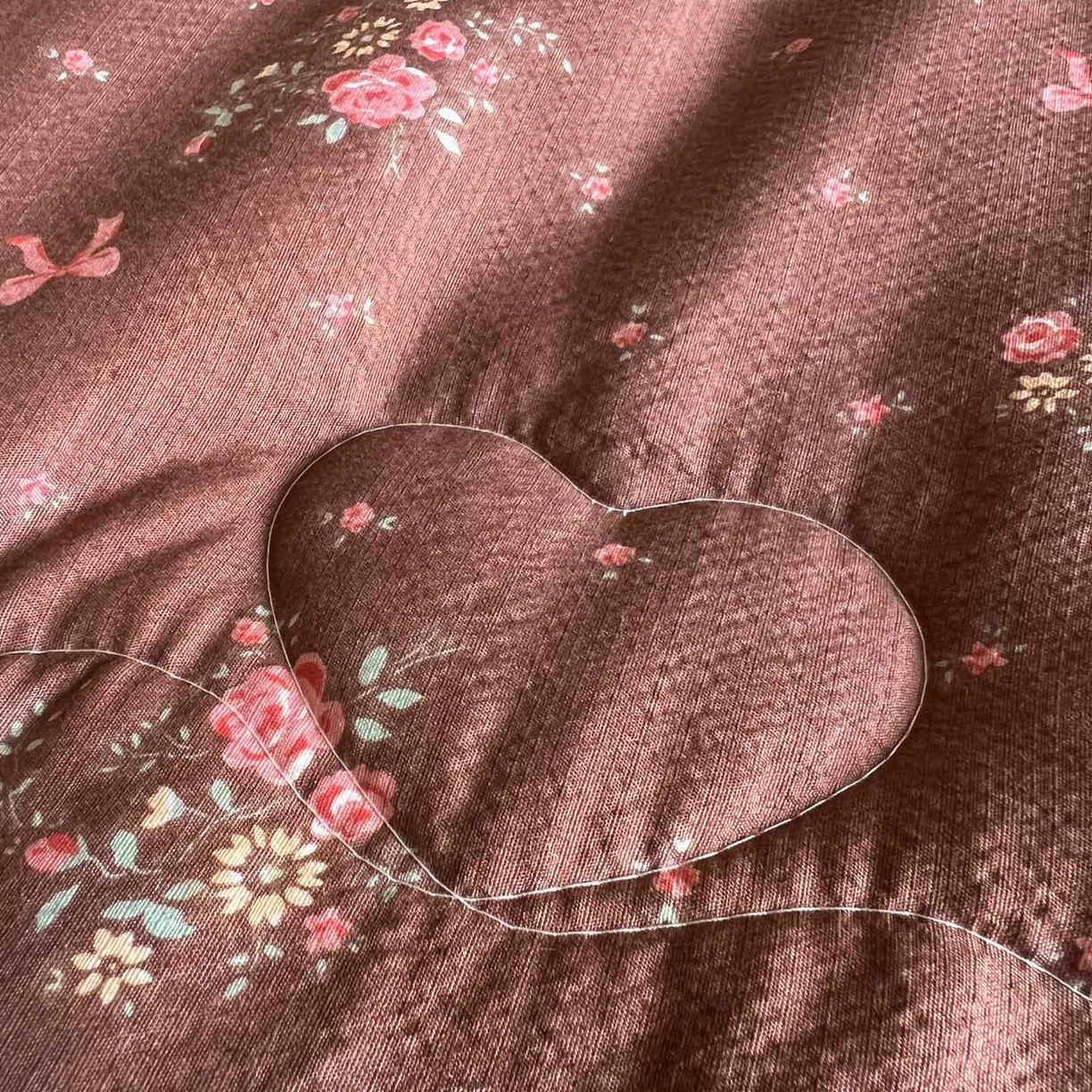 91家纺网 家纺一手货源 找家纺 Mata蔓塔家 2025新款侘寂风泡芙花边豆豆被被子被芯冬被春秋被牛奶绒豆豆被 秋末花田