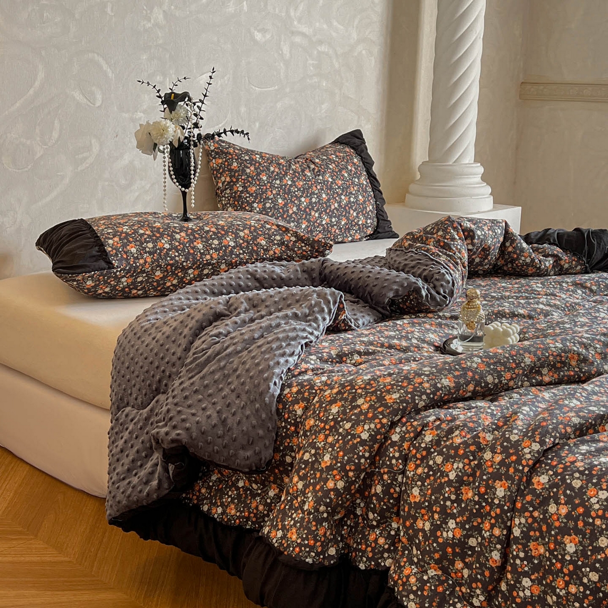 91家纺网 家纺一手货源 找家纺 Mata蔓塔家 2025新款侘寂风泡芙花边豆豆被被子被芯冬被春秋被牛奶绒豆豆被 小片尾曲