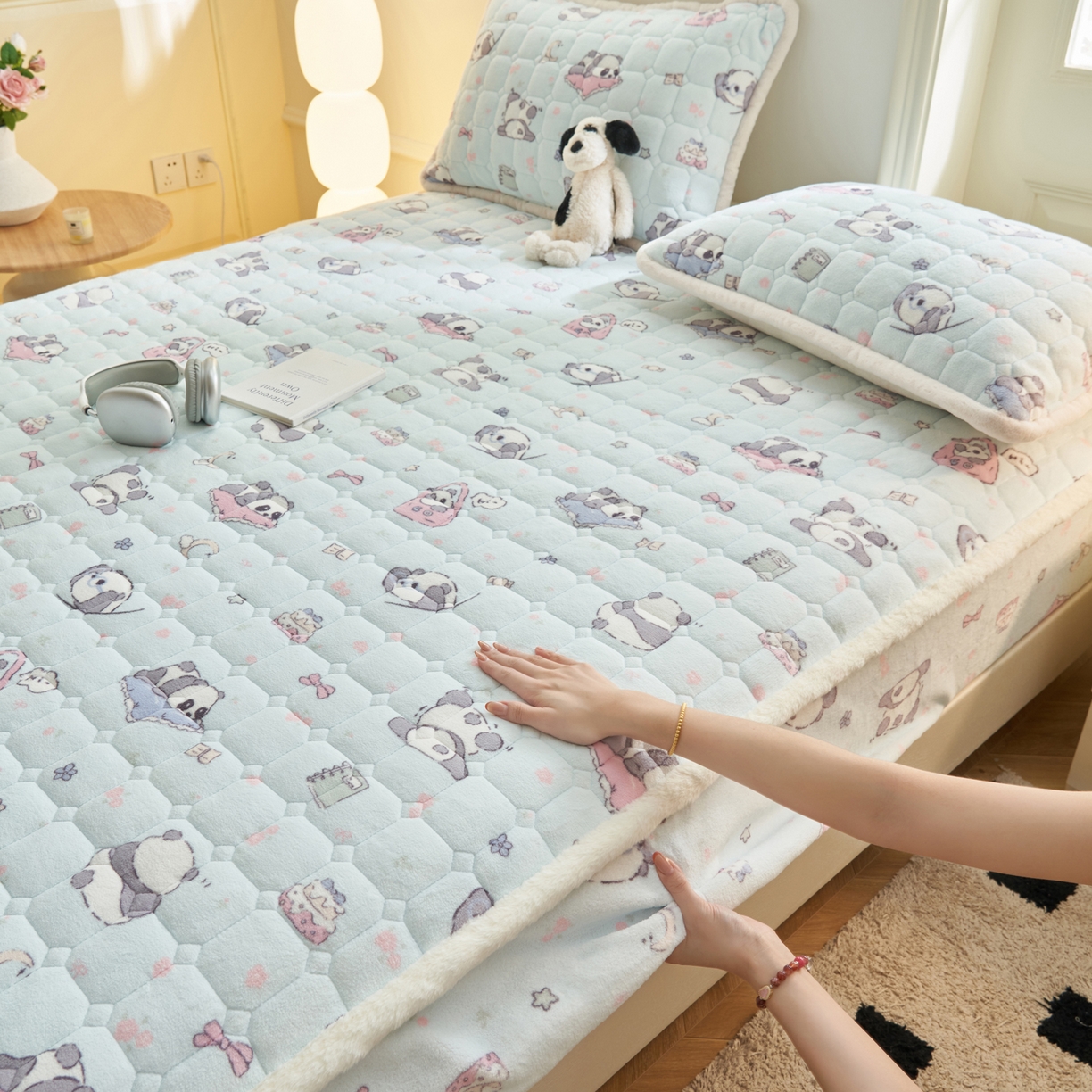 91家纺网 家纺一手货源 找家纺 （总）晨曦家纺 2025新款加厚加绒牛奶绒卡通夹棉三层单床笠