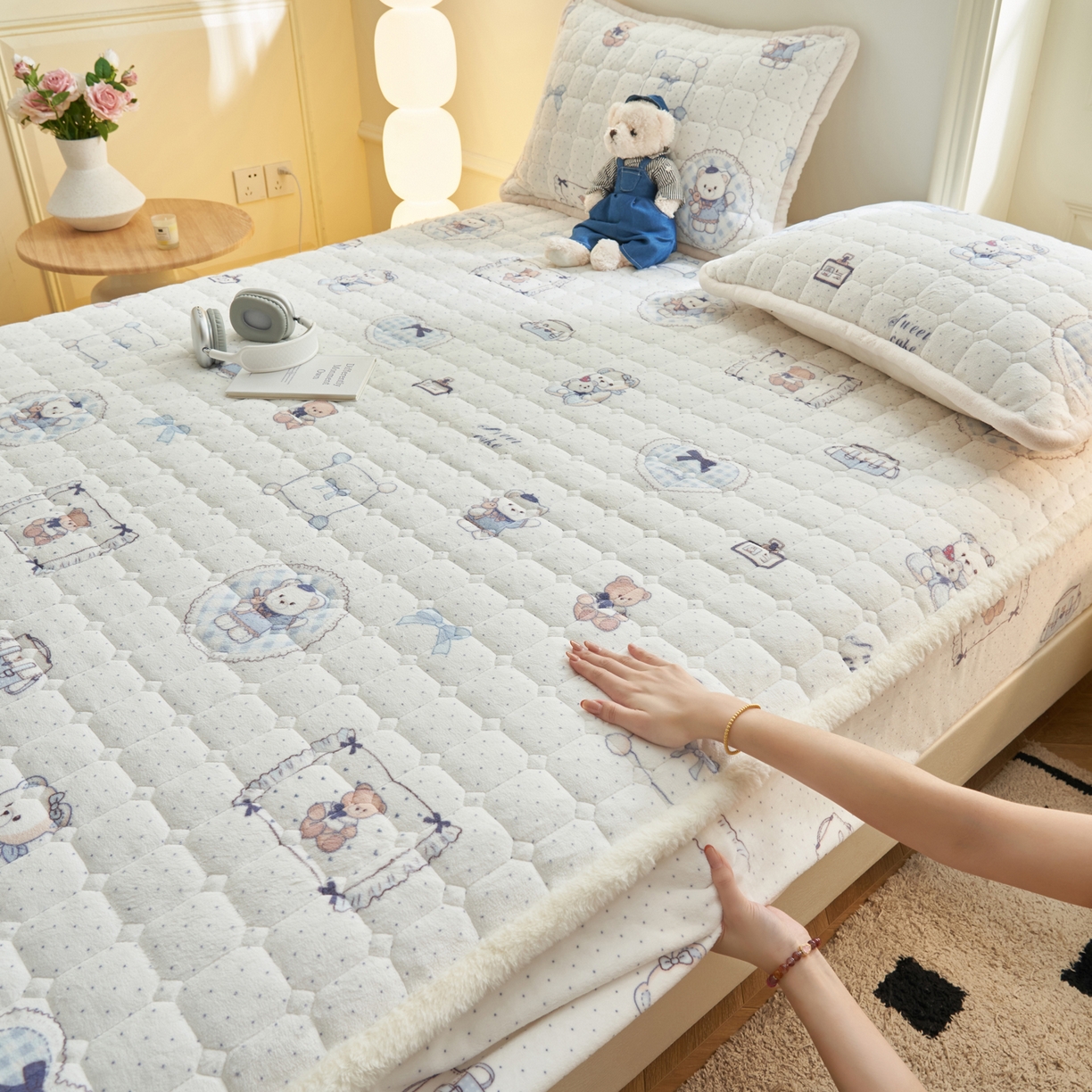91家纺网 家纺一手货源 找家纺 （总）晨曦家纺 2025新款加厚加绒牛奶绒卡通夹棉三层单床笠