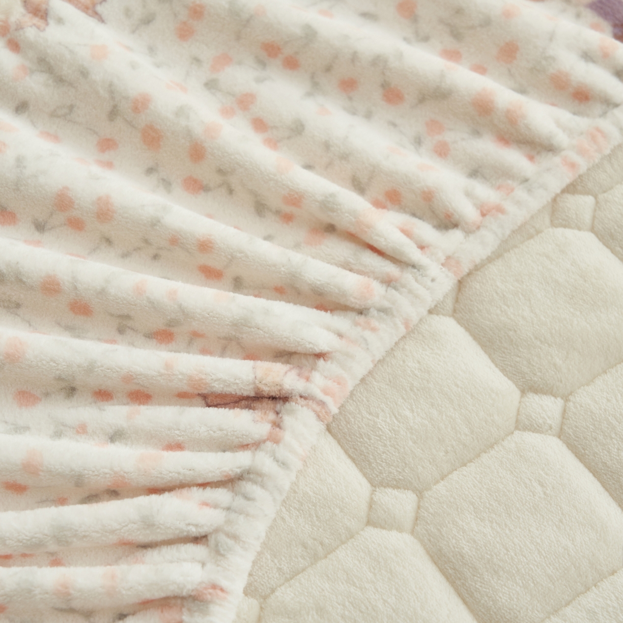 91家纺网 家纺一手货源 找家纺 晨曦家纺 2025新款加厚加绒牛奶绒卡通夹棉三层单床笠 可爱女孩