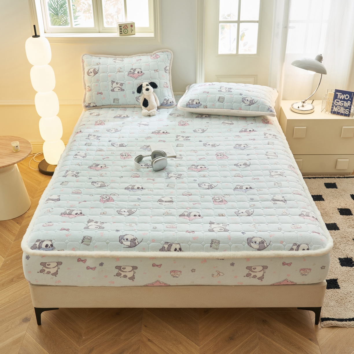 91家纺网 家纺一手货源 找家纺 晨曦家纺 2025新款加厚加绒牛奶绒卡通夹棉三层单床笠 可爱熊猫