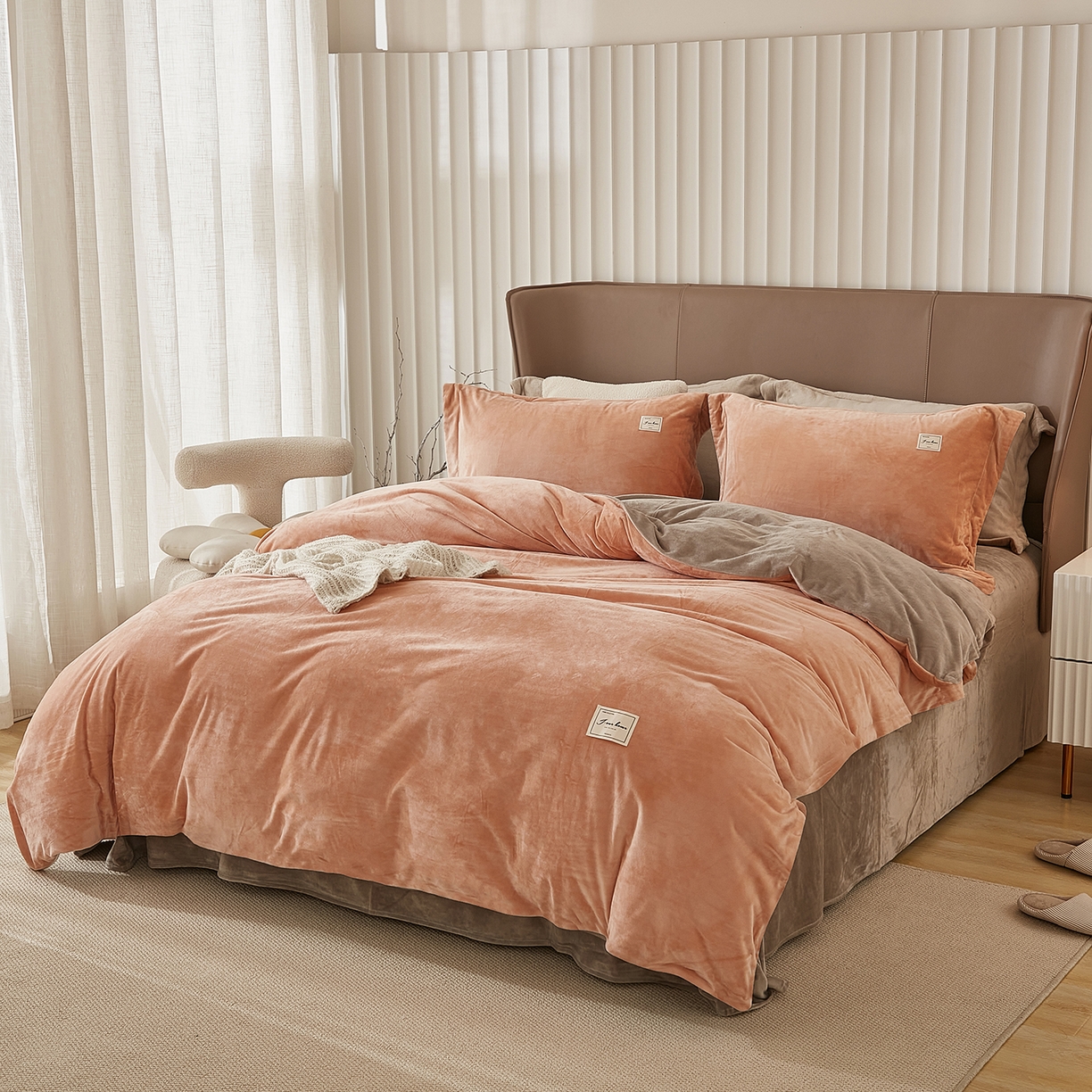 91家纺网 家纺一手货源 找家纺 悦然毛巾被 2025新款高克重德芙绒双拼四件套 暖玉米咖