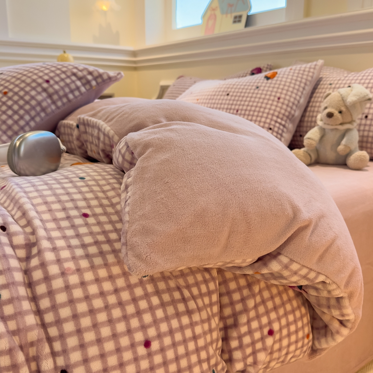 91家纺网 家纺一手货源 找家纺 （总）yyds网供 2025新款牛奶绒四件套ins风加厚床品卡通印花三件套双面法兰绒秋冬保暖不静电 风格二