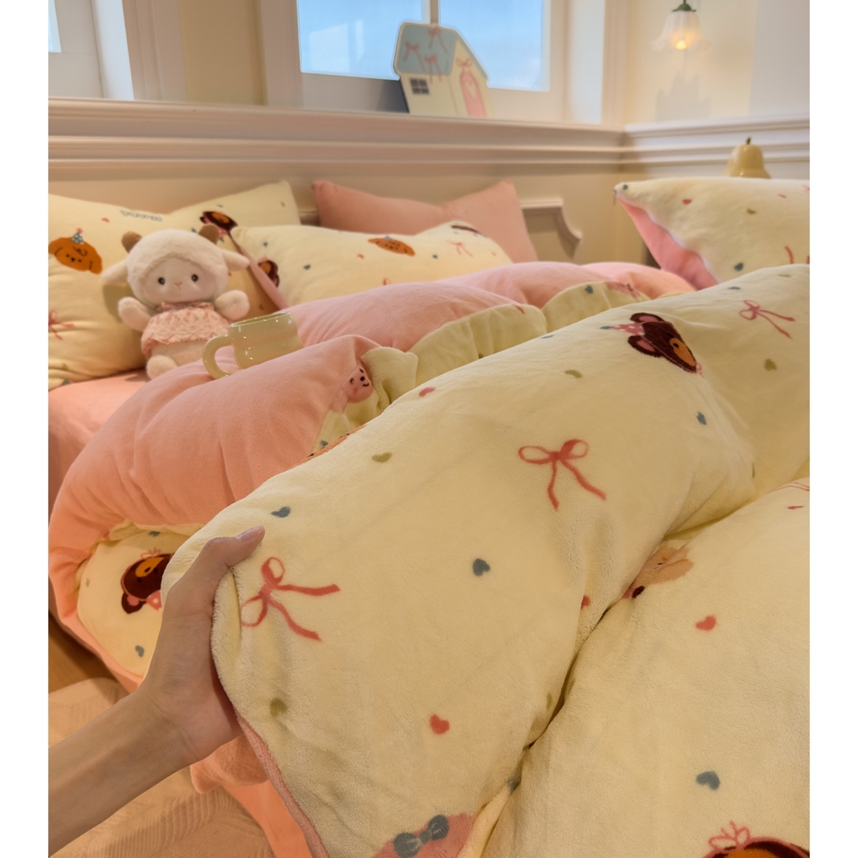 91家纺网 家纺一手货源 找家纺 yyds网供 2025新款牛奶绒四件套ins风加厚床品卡通印花三件套双面法兰绒秋冬保暖不静电 风格二 多彩缤纷美梦