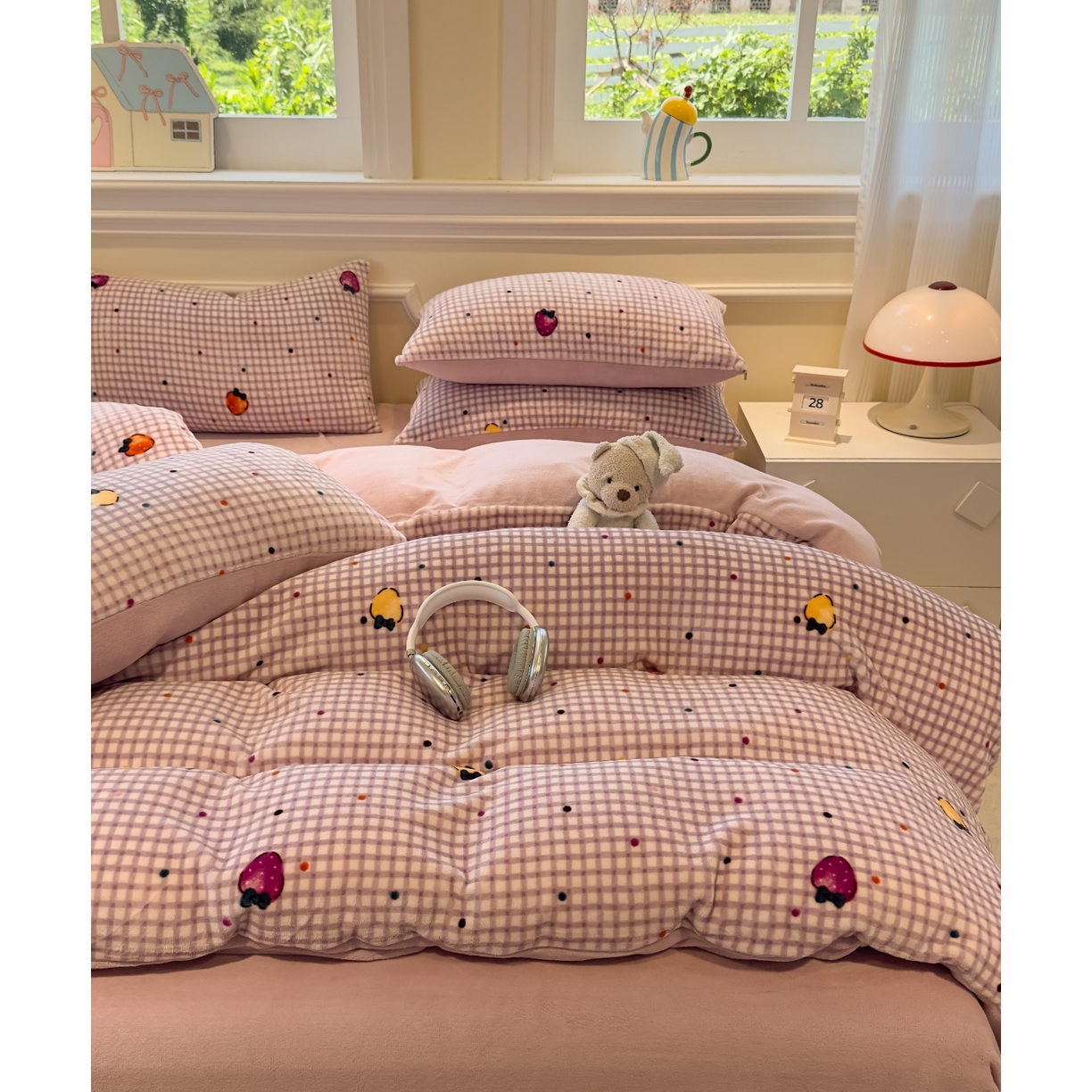 91家纺网 家纺一手货源 找家纺 （总）yyds网供 2025新款牛奶绒四件套ins风加厚床品卡通印花三件套双面法兰绒秋冬保暖不静电 风格二