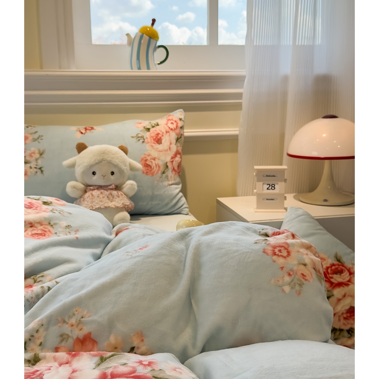 91家纺网 家纺一手货源 找家纺 yyds网供 2025新款牛奶绒四件套ins风加厚床品卡通印花三件套双面法兰绒秋冬保暖不静电 风格二 丽丝鲜花绽放