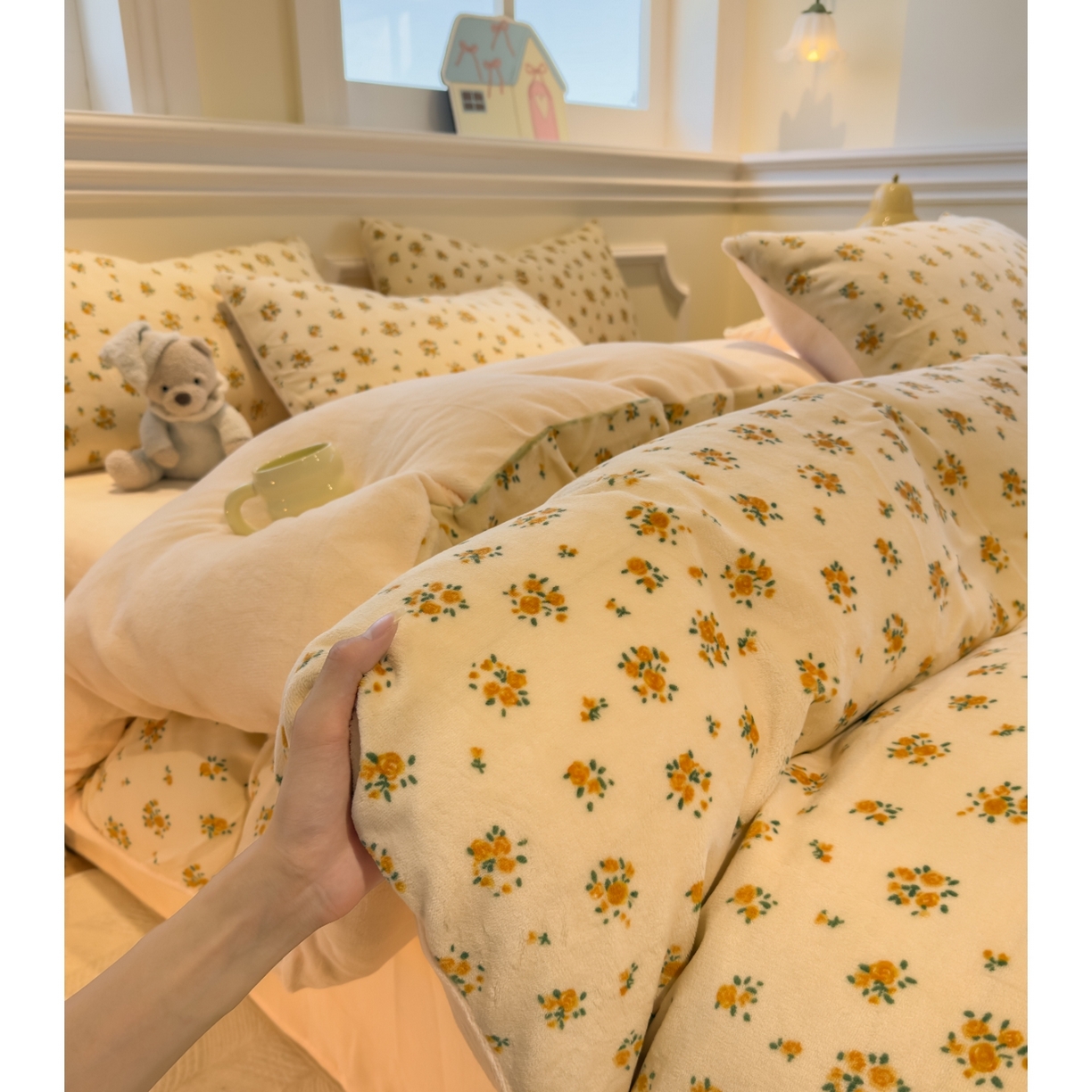 91家纺网 家纺一手货源 找家纺 yyds网供 2025新款牛奶绒四件套ins风加厚床品卡通印花三件套双面法兰绒秋冬保暖不静电 风格二 田园春兰秋菊