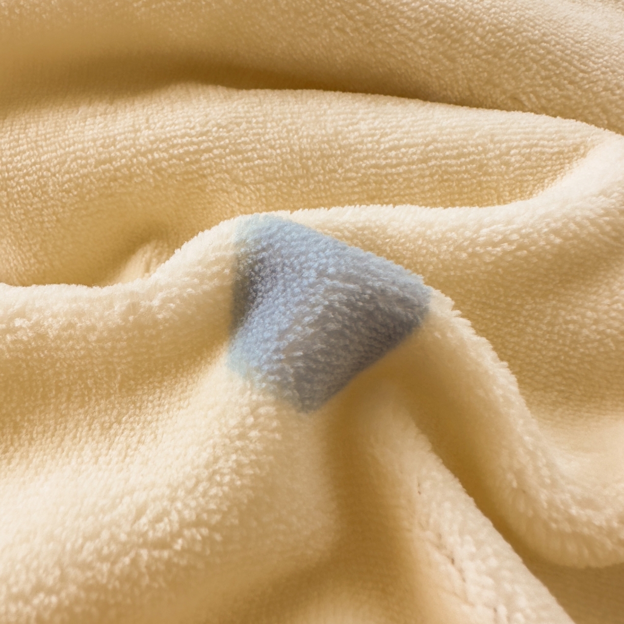 91家纺网 家纺一手货源 找家纺 yyds网供 2025新款牛奶绒四件套ins风加厚床品卡通印花三件套双面法兰绒秋冬保暖不静电 风格二 旺旺乐狗波点