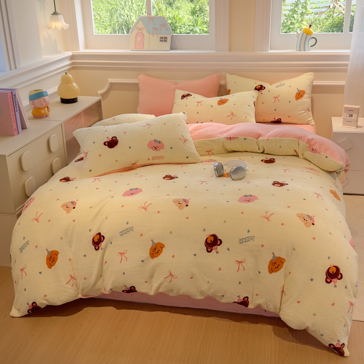 91家纺网 家纺一手货源 找家纺 yyds网供 2025新款牛奶绒四件套ins风加厚床品卡通印花三件套双面法兰绒秋冬保暖不静电 风格二 多彩缤纷美梦