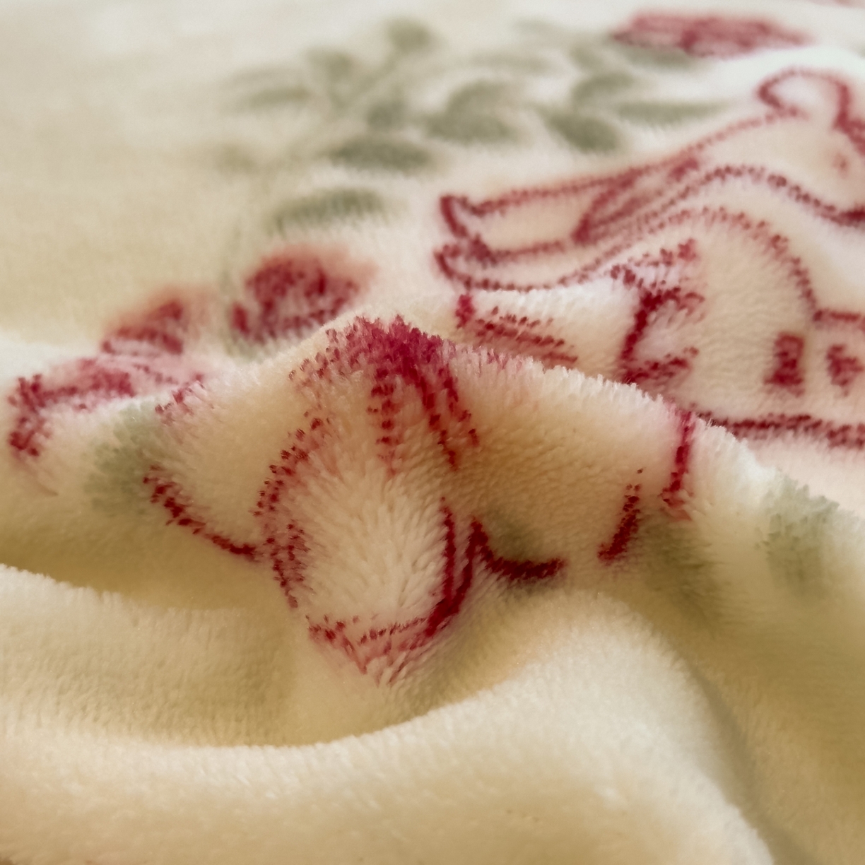 91家纺网 家纺一手货源 找家纺 yyds网供 2025新款牛奶绒四件套ins风加厚床品卡通印花三件套双面法兰绒秋冬保暖不静电 风格二 两小花落玉兔