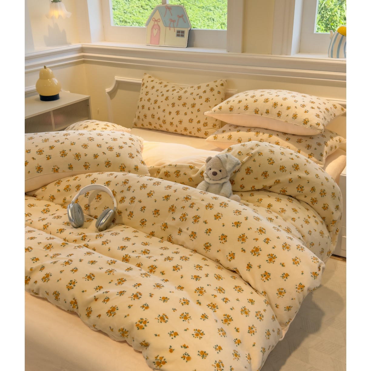 91家纺网 家纺一手货源 找家纺 yyds网供 2025新款牛奶绒四件套ins风加厚床品卡通印花三件套双面法兰绒秋冬保暖不静电 风格二 田园春兰秋菊