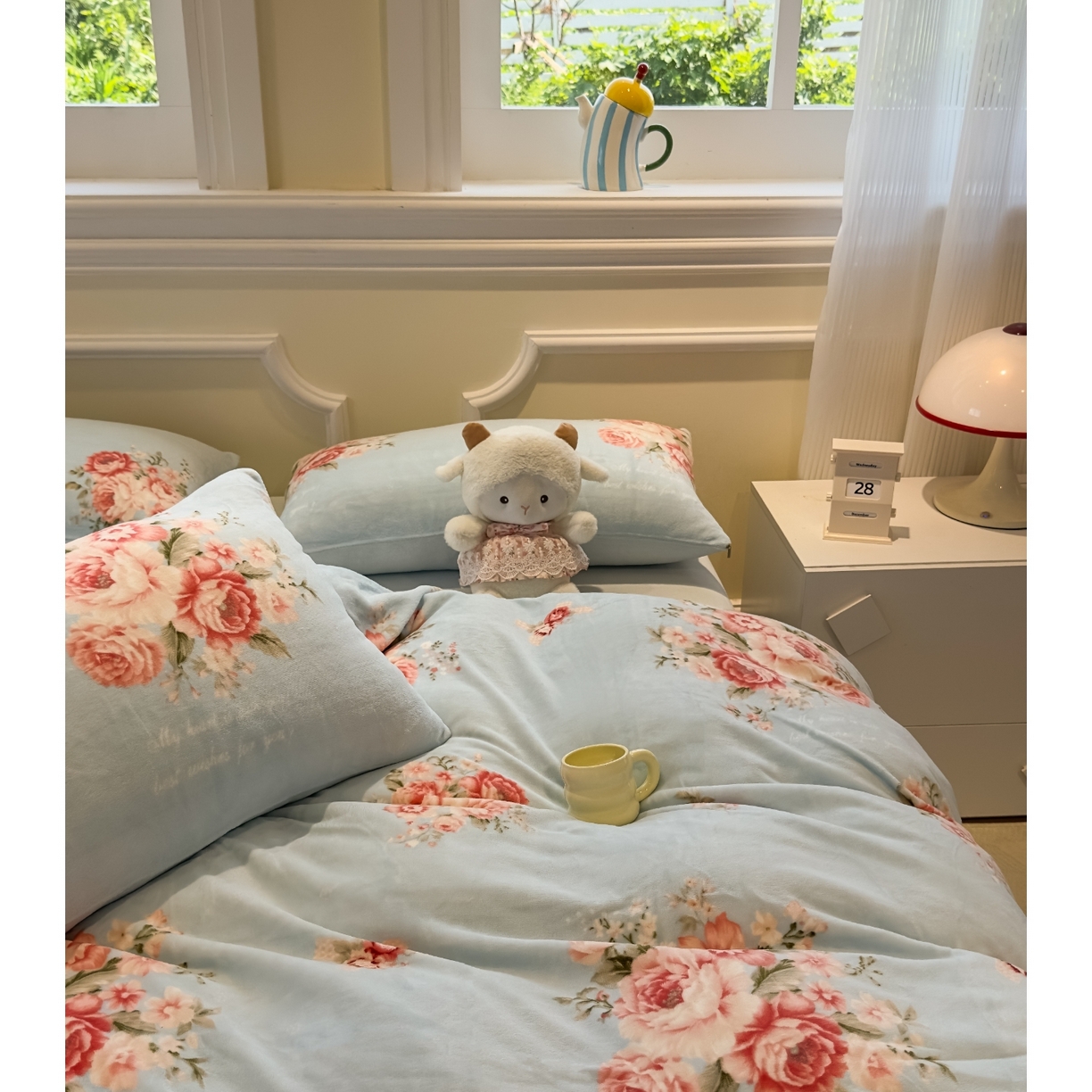 91家纺网 家纺一手货源 找家纺 yyds网供 2025新款牛奶绒四件套ins风加厚床品卡通印花三件套双面法兰绒秋冬保暖不静电 风格二 丽丝鲜花绽放