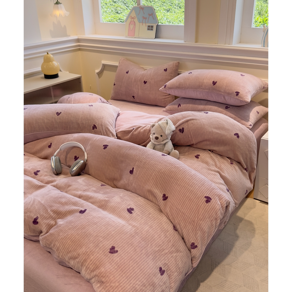 91家纺网 家纺一手货源 找家纺 yyds网供 2025新款牛奶绒四件套ins风加厚床品卡通印花三件套双面法兰绒秋冬保暖不静电 风格二 条纹爱心如愿