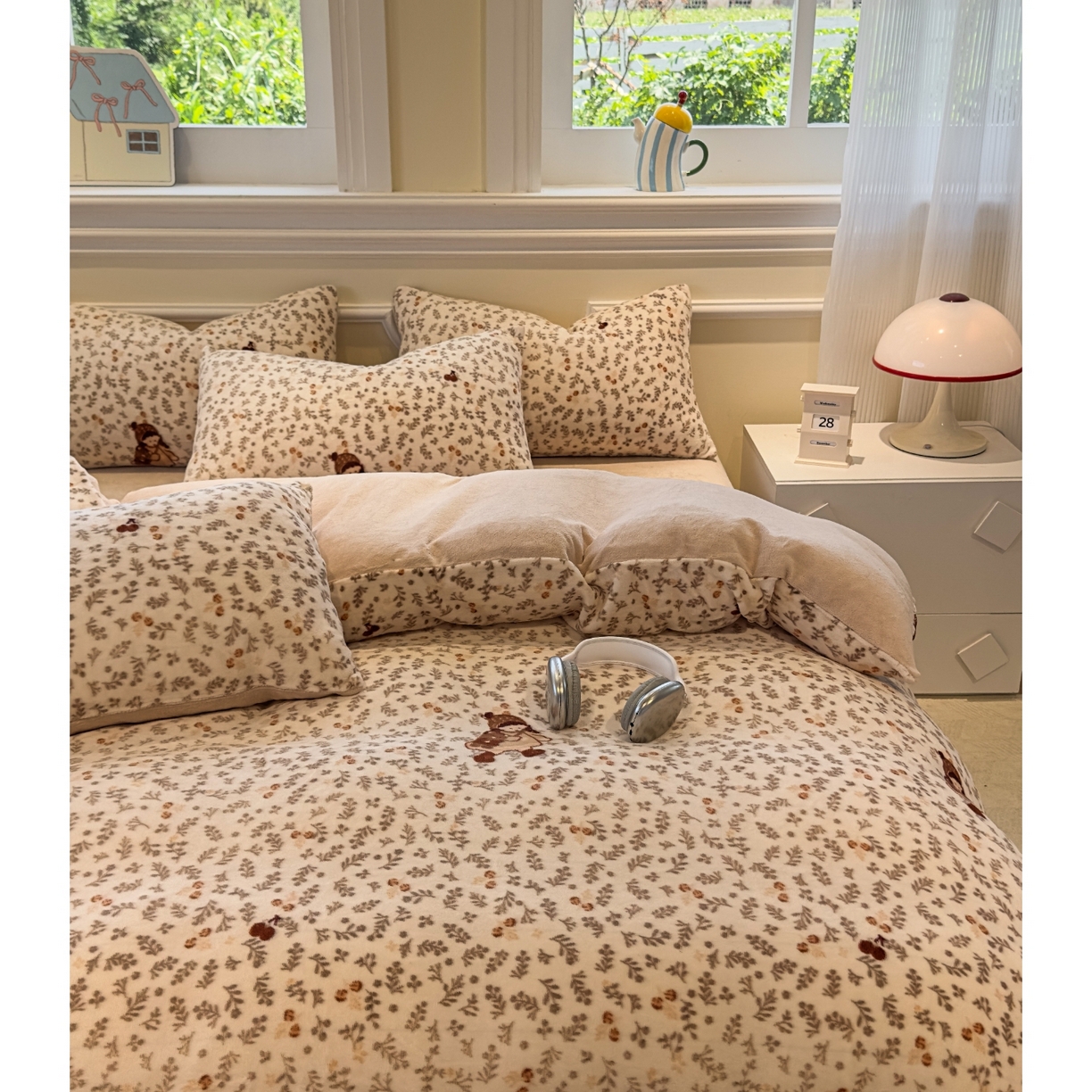 91家纺网 家纺一手货源 找家纺 yyds网供 2025新款牛奶绒四件套ins风加厚床品卡通印花三件套双面法兰绒秋冬保暖不静电 风格二 甜美花间女孩