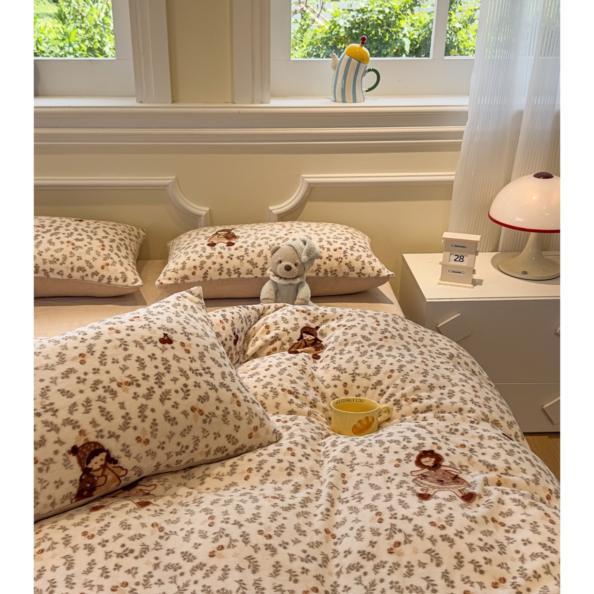 91家纺网 家纺一手货源 找家纺 yyds网供 2025新款牛奶绒四件套ins风加厚床品卡通印花三件套双面法兰绒秋冬保暖不静电 风格二 甜美花间女孩